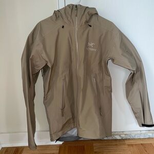 Arc’teryx Beta LT Jacket Men’s size Medium